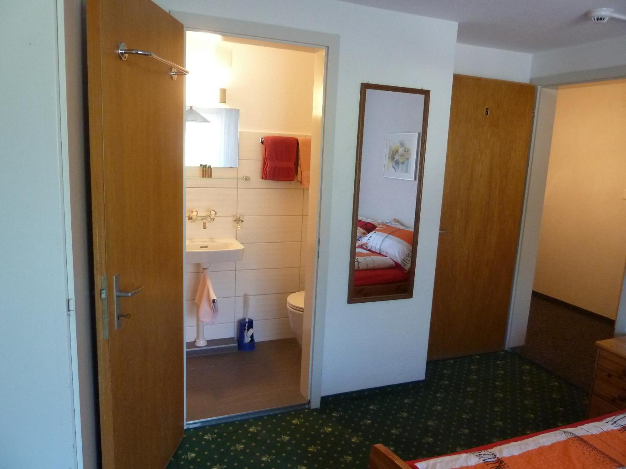 Hotel Restaurant Sunnmatt Aeschi Bei Spiez Extérieur photo