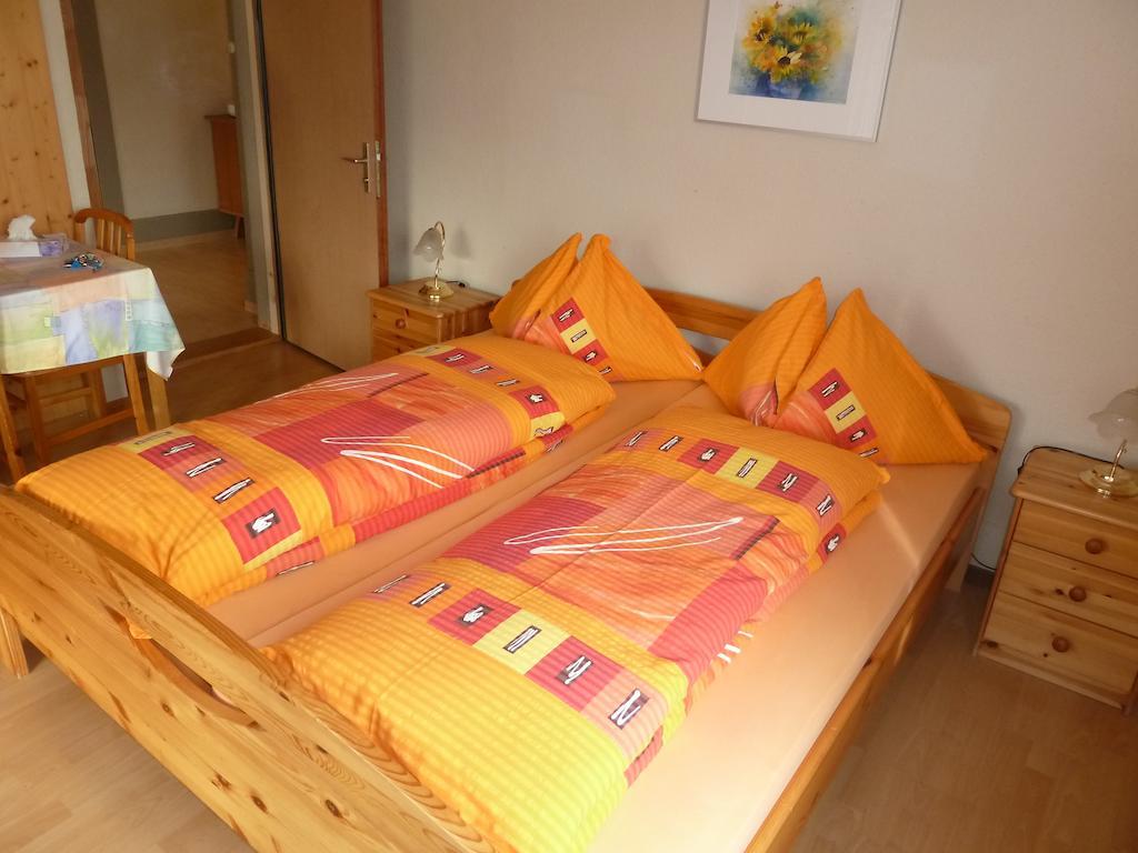 Hotel Restaurant Sunnmatt Aeschi Bei Spiez Chambre photo