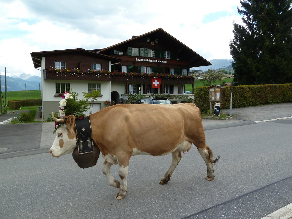 Hotel Restaurant Sunnmatt Aeschi Bei Spiez Extérieur photo